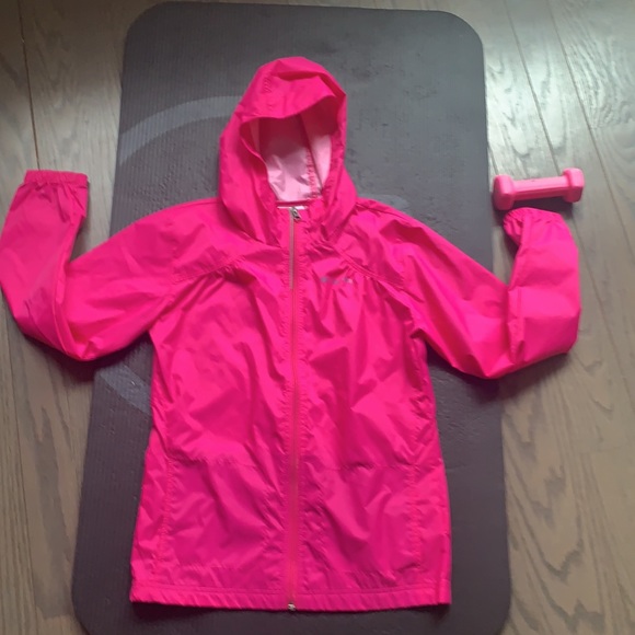 Great piece for spring & rain showers! Girls Columbia Rain Jacket - Picture 3 of 3